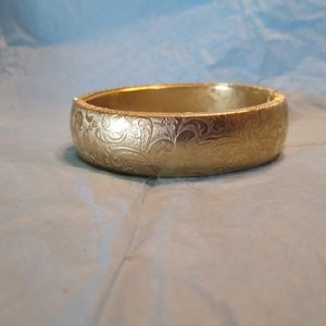 Vintage 1980's Gold Tone Bangle Bracelet